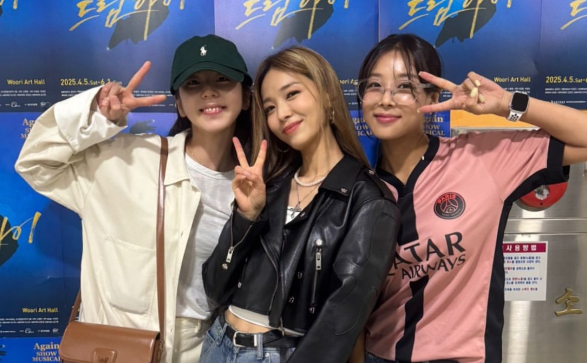 Wonder girls reuni, sunye, yubin, dan ahn so hee tunjukkan persahabatan abadi