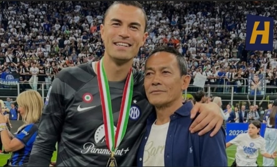 Kiper Timnas Indonesia, Emil Audero bersama ayahnya Edy Mulyadi dari Mataram Lombok