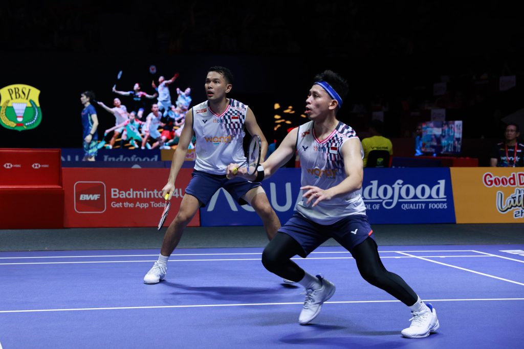 Pasangan Fajar Alfian/Muhammad Rian Ardianto akan bertanding di babak semifinal Indonesia Open 2025