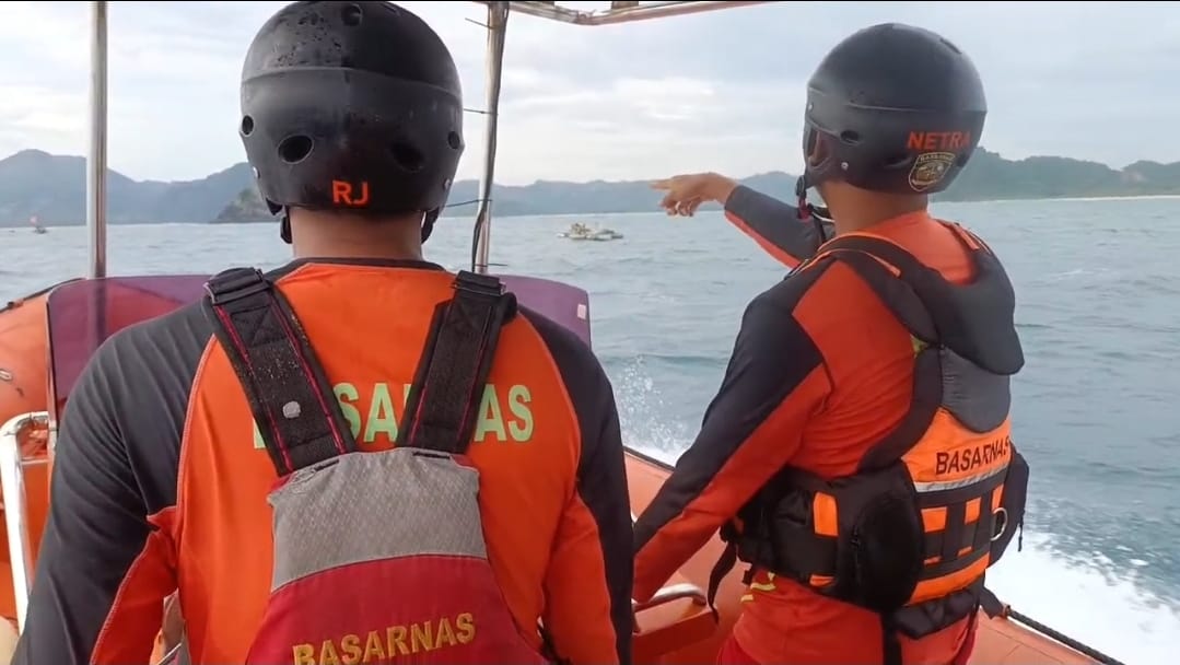 Siswa Kelas XI Dilaporkan Tenggelam di Pantai Selong Belanak, Tim SAR Lakukan Pencarian