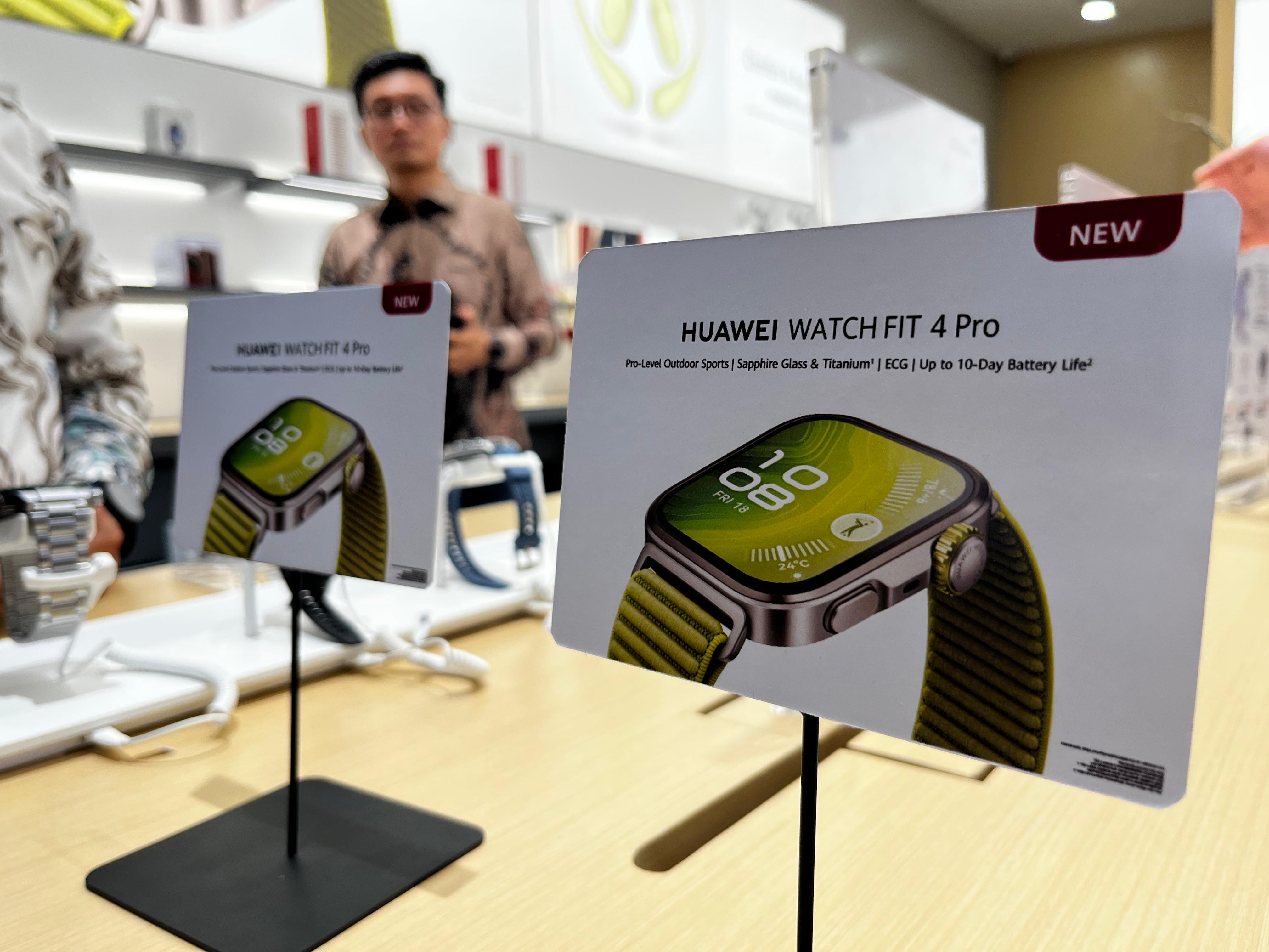Gerai flagship huawei pertama di ntb kini hadir di lombok epicentrum mall, tawarkan berbagai produk unggulan dan promo menarik.