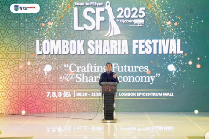 Gubernur NTB, Lalu Muhammad Iqbal menghadiri acara Lombok Sharia Festival sebagai ajang meningkatkan ekonomi syariah