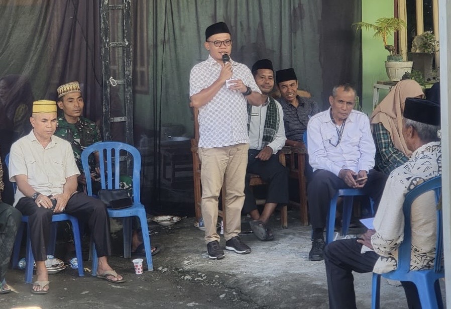 SERAP ASPIRASI: Anggota DPRD NTB Dapil VI Akhdiansyah tengah berdiskusi dengan konstituennya di Dapil VI (Kota Bima, Dompu, dan Kabupaten Bima) beberapa waktu lalu.