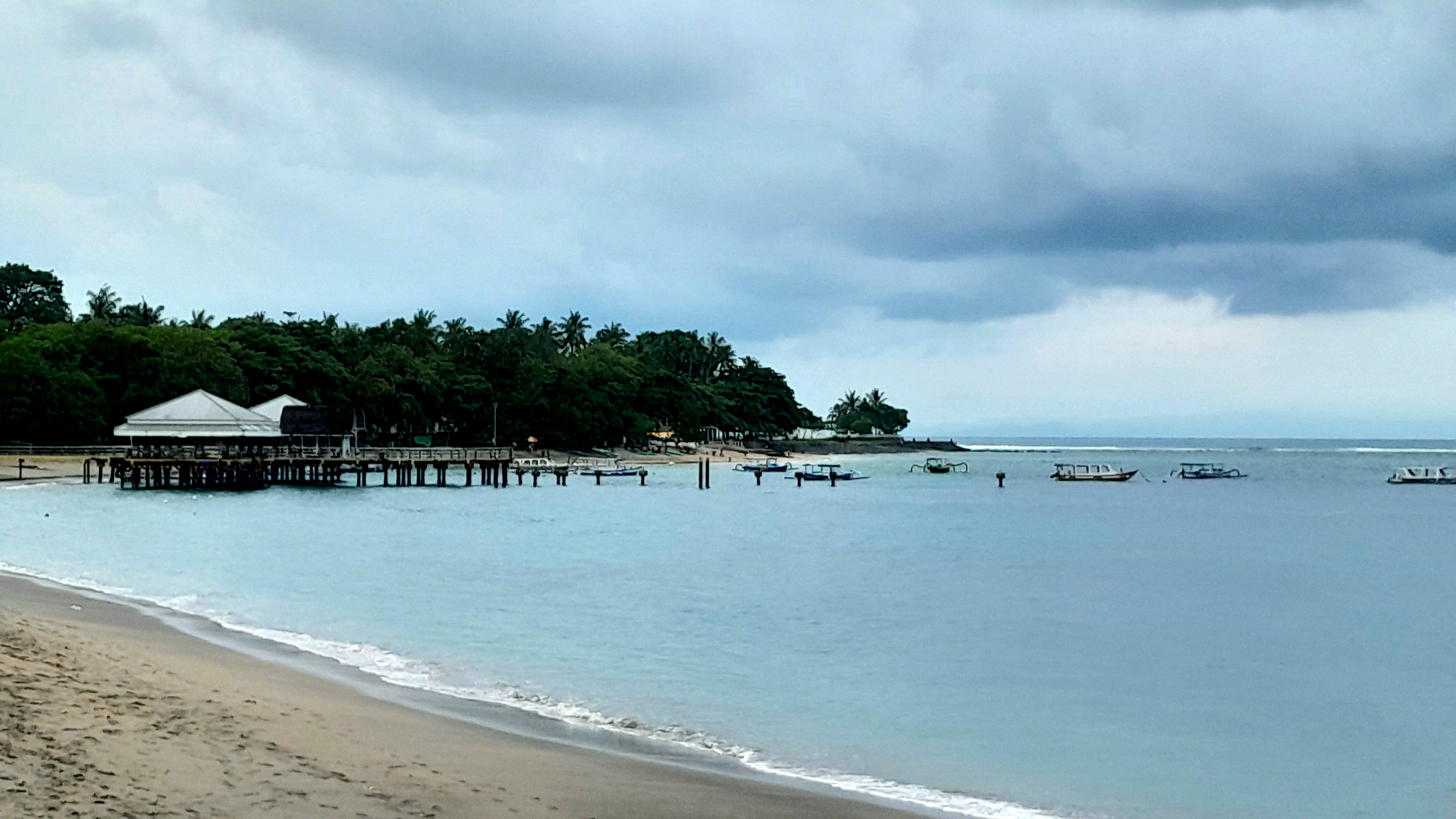 Dermaga Senggigi akan dibangun tahun ini untuk menggeliatkan pariwisata yang selama ini mati suri.