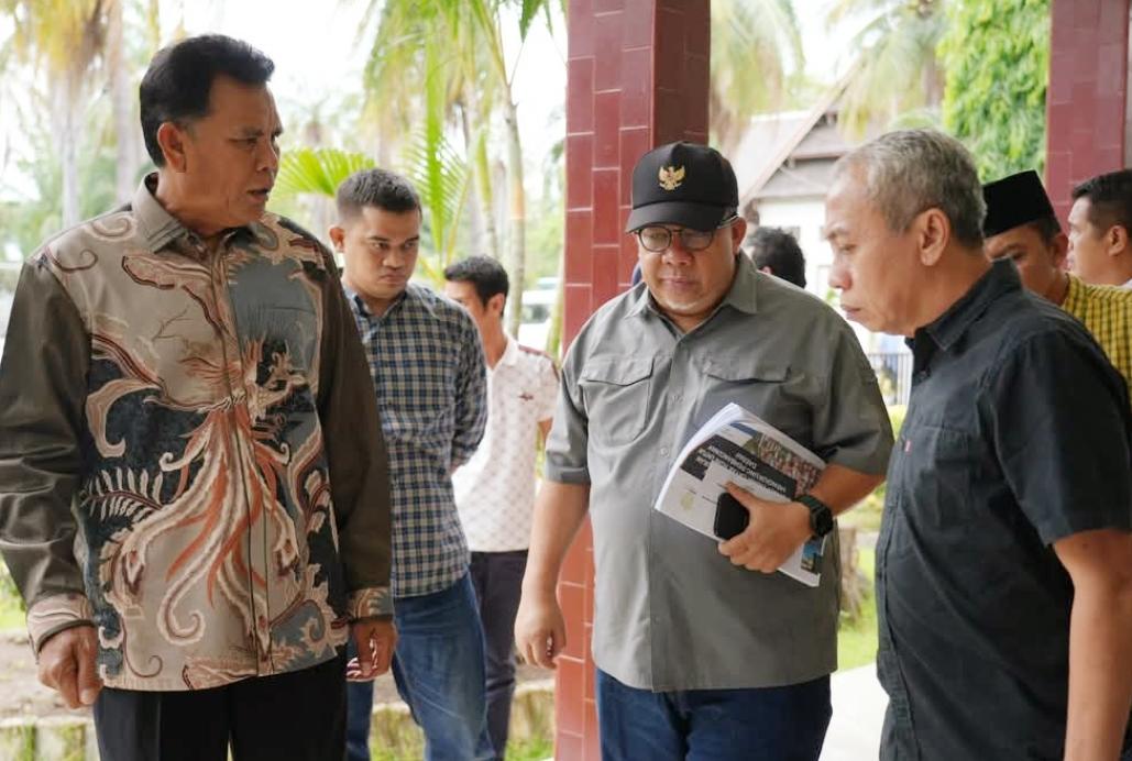 Fahri Hamzah mengajak Kepala Daerah membangun kawasan pemukiman layak huni di NTB mulai dari pesisir dan desa.