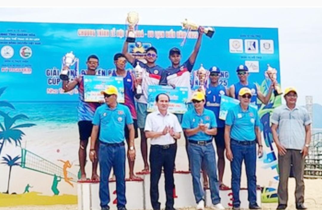 Pasangan voli pantai Indonesia, Bintang Akbar/Sofyan Rachman Efendi berhasil meraih gelar juara 1 di Khanh Hoa Cup 2025 di Vietnam, Senin (9/6).