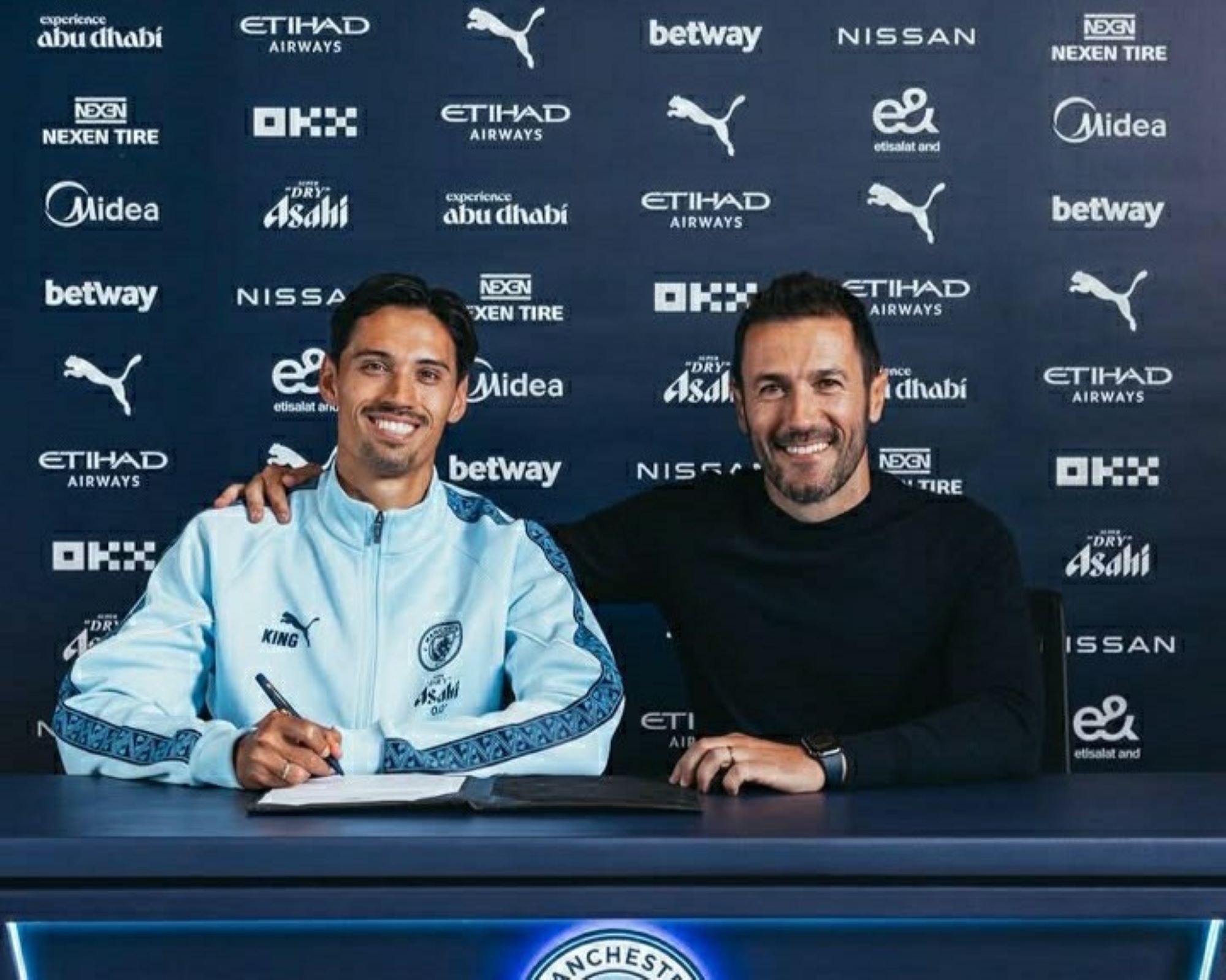 Manchester City membuat kejutan besar di bursa transfer. Raksasa Liga Inggris, Manchester City, pada Rabu (11/6) secara resmi mengumumkan perekrutan bintang AC Milan, Tijjani Reijnders.