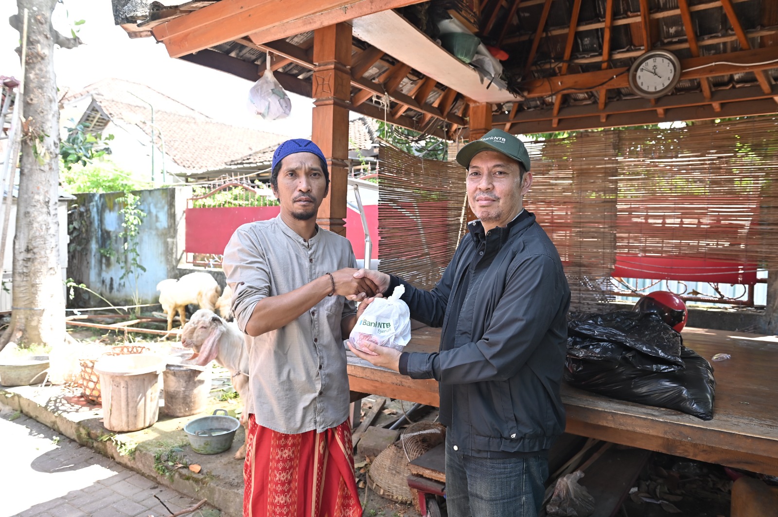 438 Shohibul Kurban dari 66 Ekor Sapi, Bank NTB Syariah Tebar Kurban ke Penjuru NTB