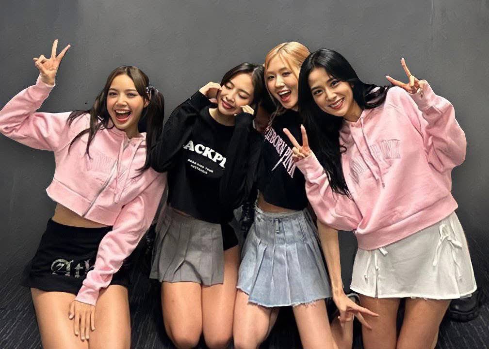 War tiket konser BLACKPINK 2025 di Jakarta dibuka! Simak link pembelian dan tips agar tidak kehabisan tiket nonton Jisoo, Jennie, Ros&eacute;, dan Lisa di World Tour mereka.(internet)