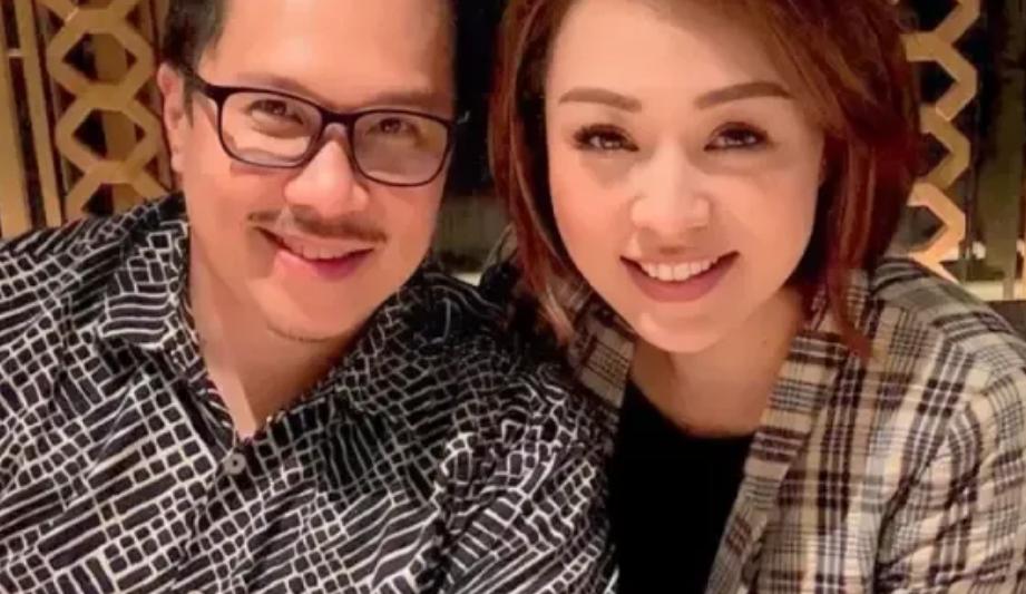 Dalam sidang kasus korupsi PT Taspen, terungkap sosok pramugari cantik yang diduga sebagai kekasih gelap mantan Dirut PT Taspen.
