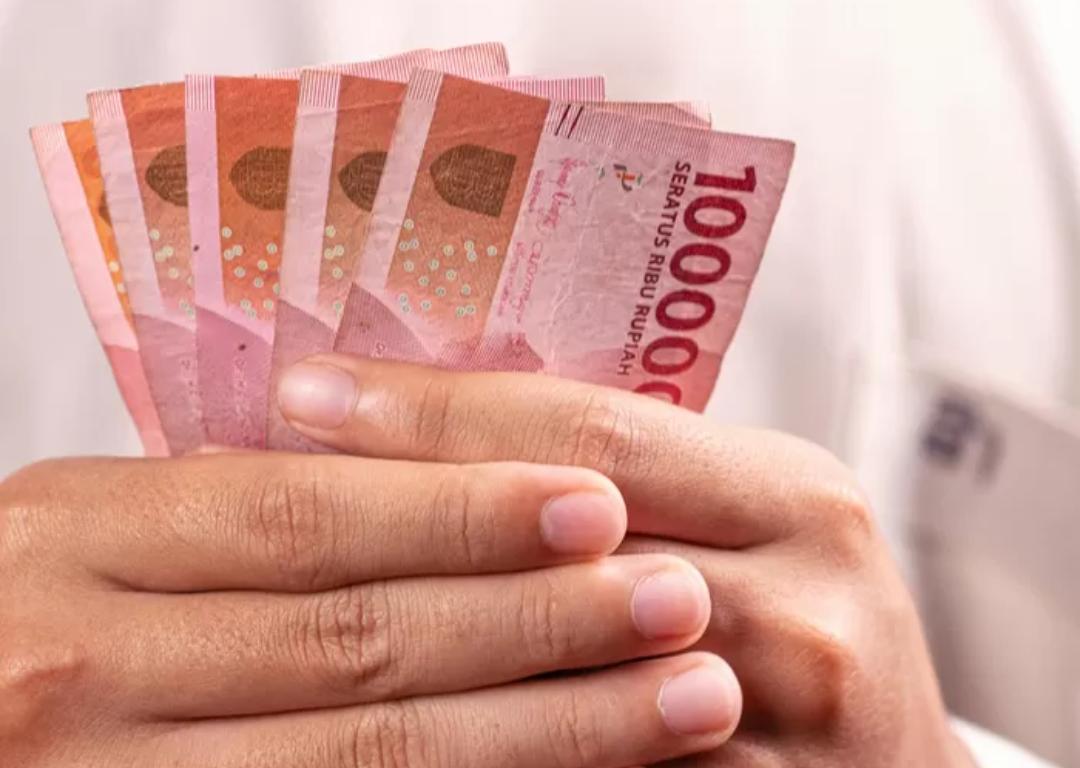 Pemerintah melalui Kementerian Ketenagakerjaan resmi menyalurkan Bantuan Subsidi Upah (BSU) tahap pertama mulai Juni 2025, waktu pencairan antara 7&ndash;14 Juni 2025.