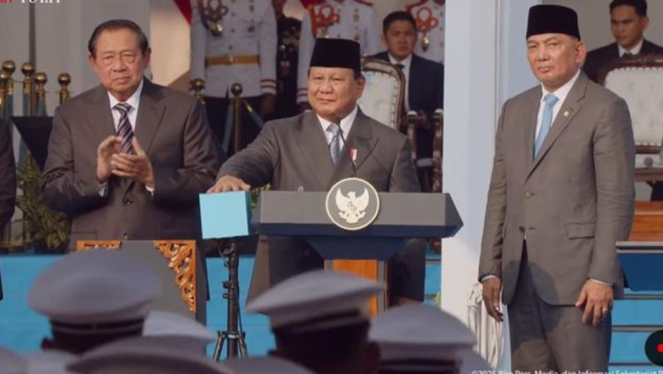 Lagi-lagi, Presiden Prabowo menggoda Kapolri Listyo Sigit Prabowo, kode keras rumor pergantian Kapolri hanya isapan jempol belaka.