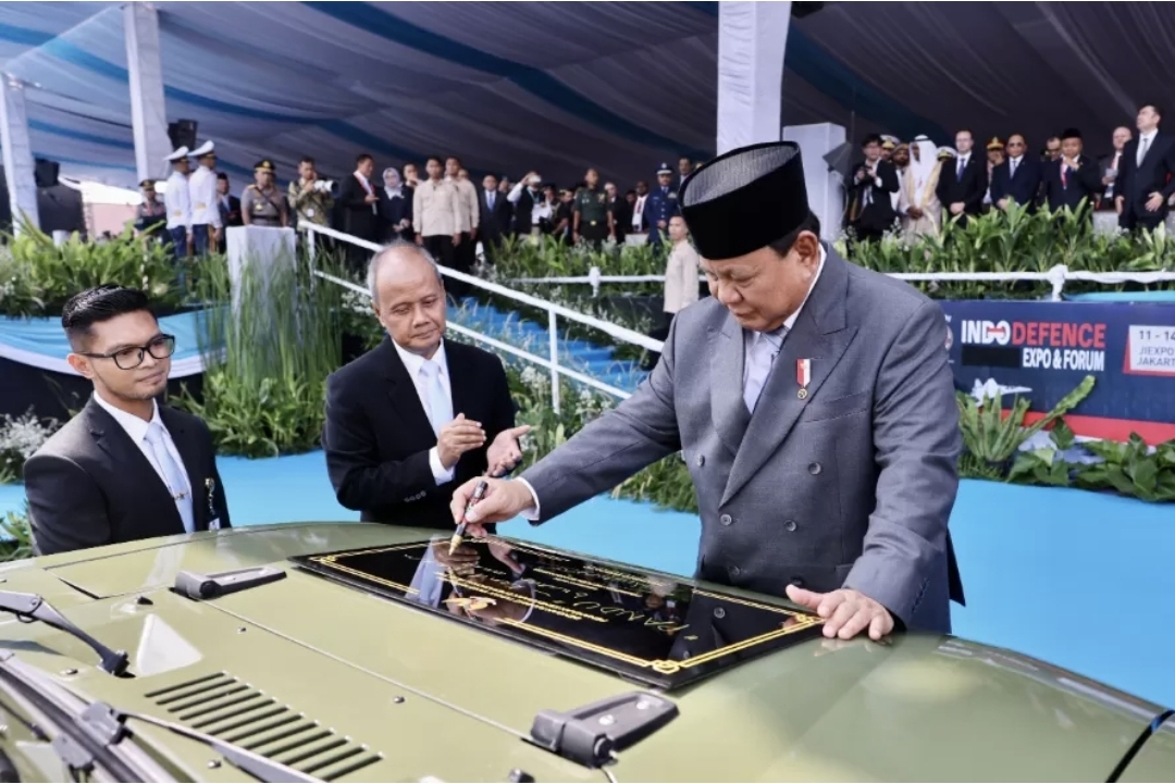 Presiden Prabowo Subianto resmi meluncurkan kendaraan taktis listrik terbaru buatan PT Pindad, yakni Pindad MV3 EV Pandu. (Foto-foto: istimewa)