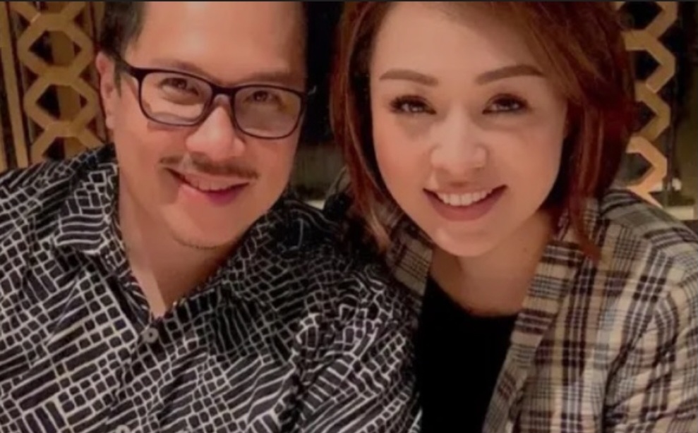 Mantan Dirut PT Taspen dan pramugari cantik Theresia Mela Yunita