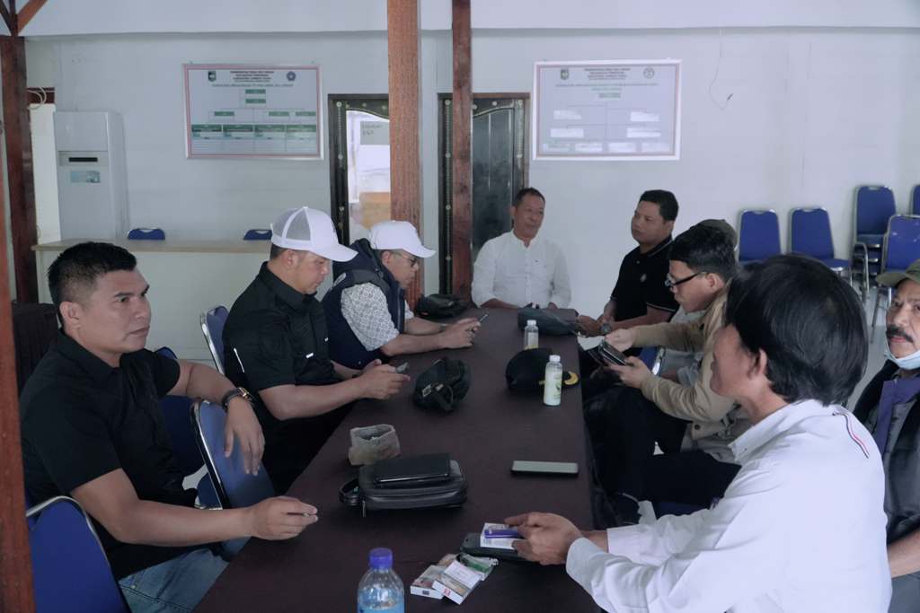 HARUS DIBATASI: Komisi II DPRD KLU sidak ke Gili Air dalam rangka mengantisipasi overload jumlah sepeda, Kamis (12/6).