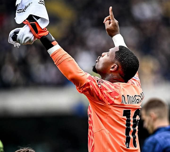 Mike Maignan, penjaga gawang AC Milan yang tersisa beberapa bulan saja kontraknya.