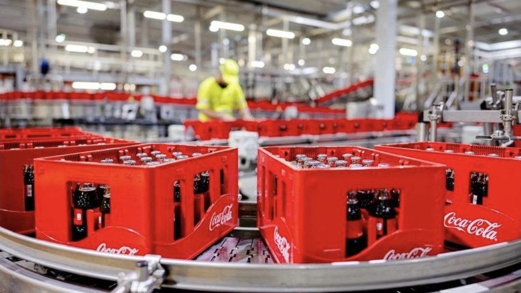 Kasus Coca-Cola tutup pabrik di Bali ini menjadi bagian dari gelombang PHK massal 2025 yang sedang melanda berbagai sektor industri di Indonesia. (Foto: ilustrasi)