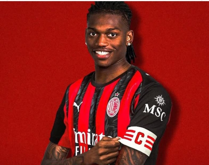 Rafael Leao, Bintang AC Milan yang dirumorkan segera hengkang. 
