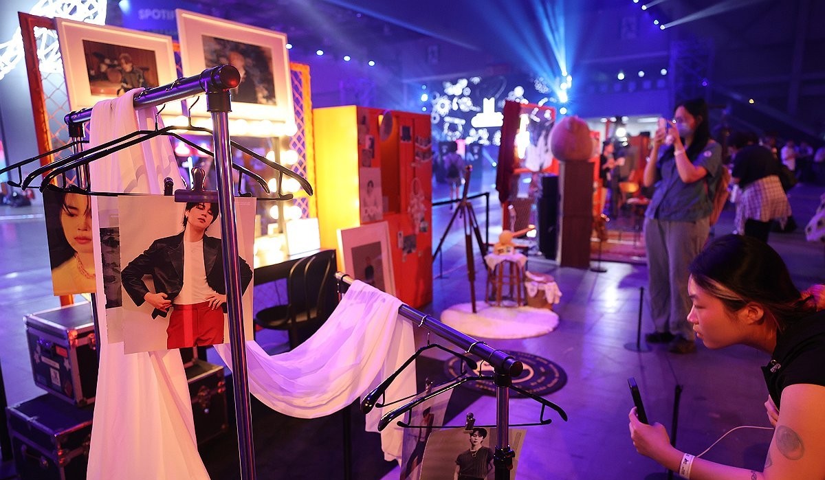 Para army penuhi event bts festa 2025 di goyang, seoul.