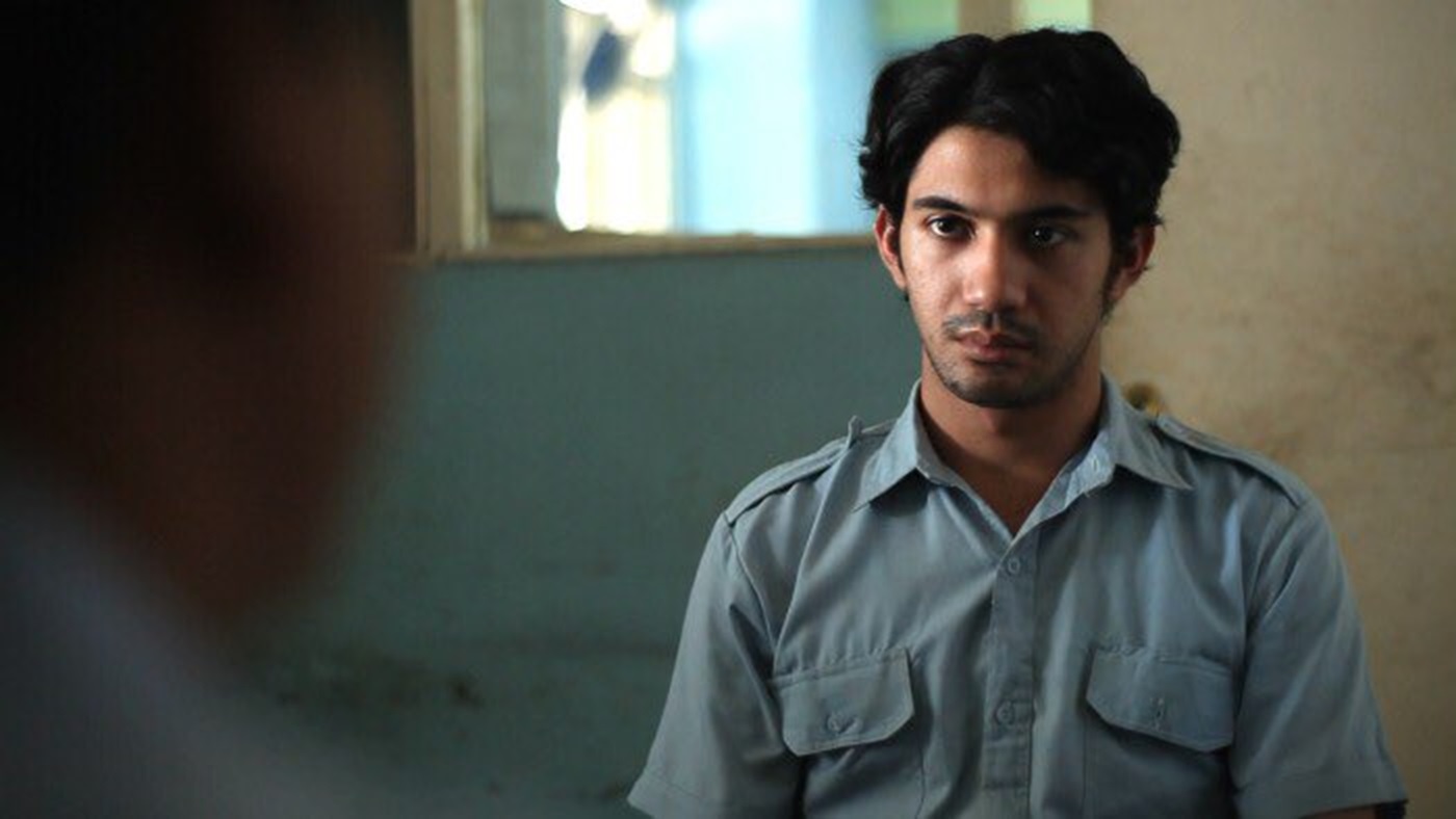 Film indonesia ini dilarang tayang karena dinilai vulgar dan kontroversial, yang terakhir dibintangi reza rahardian.