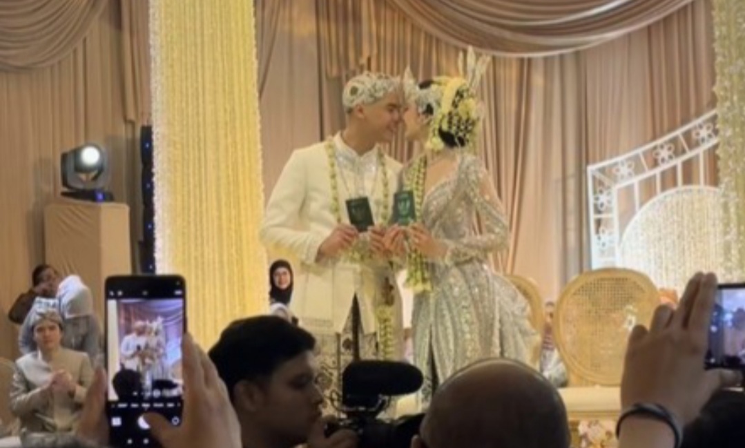Al Ghazali sudah resmi menikah dengan Alyssa Daguise di Jakarta, Senin, 16 Juni 2025.