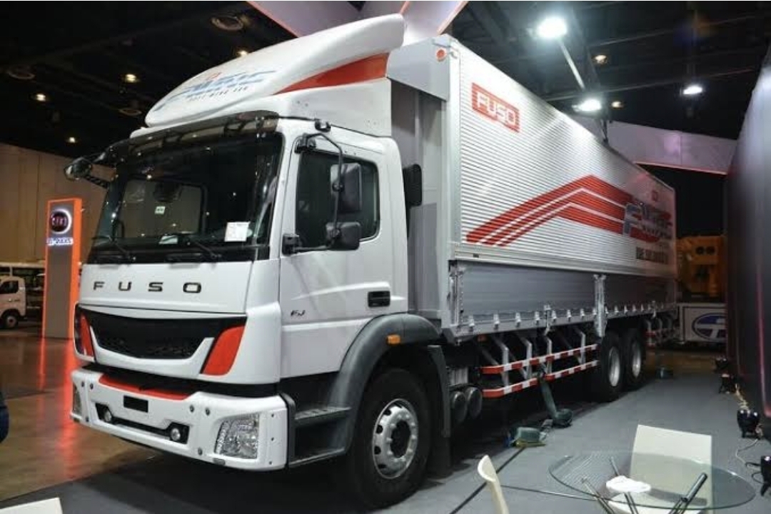 Dengan penggabungan Hino dan Fuso, Toyota dan Daimler bersiap menggempur pasar kendaraan niaga global dengan truk listrik dan hidrogen. (Foto: pinterest)