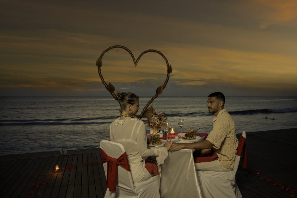 Honeymoon Sempurna, Pemandangan Laut, Romantic Dinner, dan Spa untuk Momen Tak Terlupakan di Holiday Resort Lombok