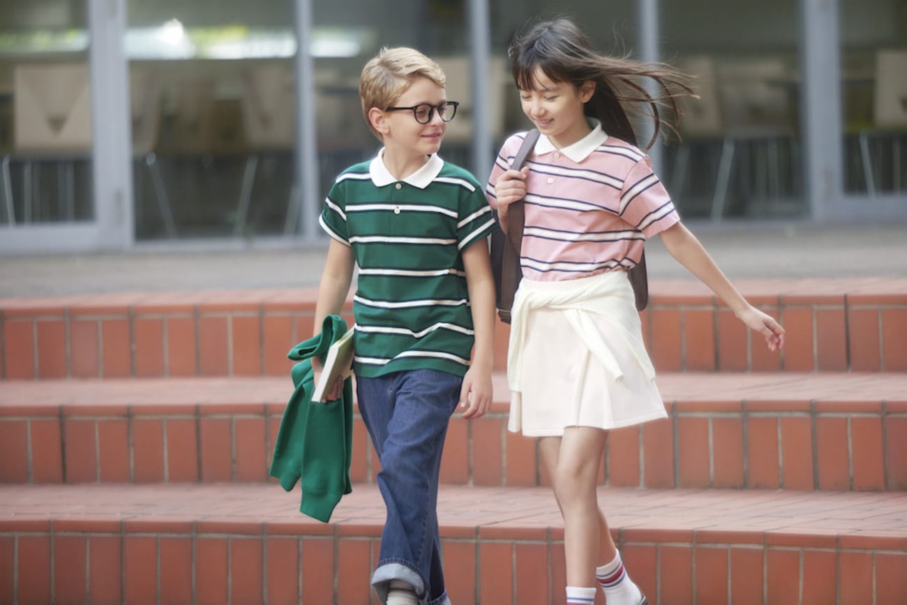 Untuk tampilan kasual agar tetap sejuk, KIDS Kaos Polo Dry Pique menjadi pilihan ideal berkat teknologi bahan yang cepat kering dan menyerap keringat