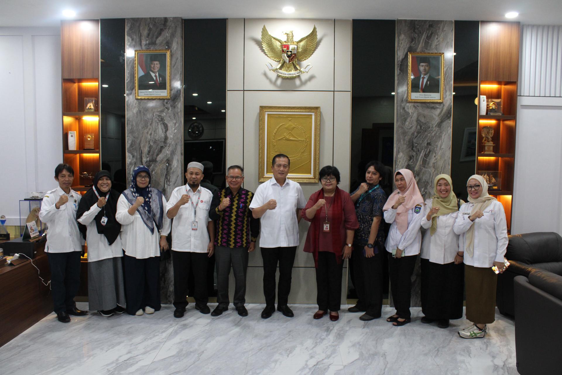 Gubernur NTB menegaskan pentingnya BRIDA menjadi "solution provider", yakni lembaga yang mampu menyediakan solusi strategis dan komprehensif bagi permasalahan pembangunan daerah.