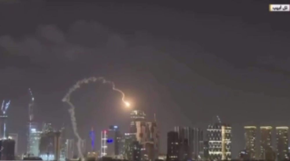 Iron Dome Israel berupaya menghalau serangan Balistik Iran di Kota Tel Aviv dalam serangan True Proise III yang dilancarkan Iran pertengahan Juni 2025.