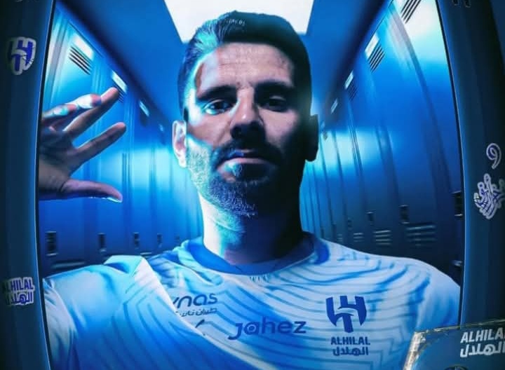 Striker yang bermain di Liga Arab Saudi dan mulai dikaitkan dengan AC Milan.