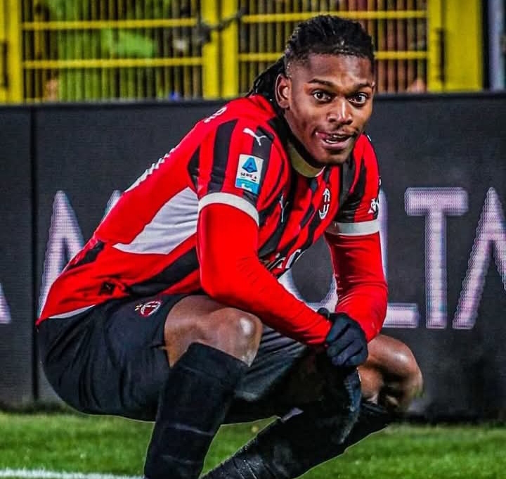 Rafael Leao, pemain AC Milan yang diminati banyak pihak. 