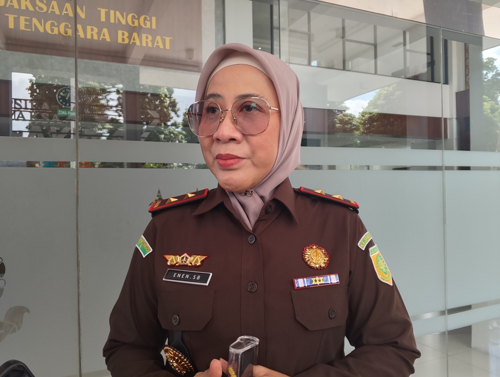 Kajati NTB Enen Saribanon&nbsp;&nbsp;tidak ada intervensi apapun terkait penanganan perkara atas pemberian dana hibah perbaikan rumah dinas Kejati NTB.