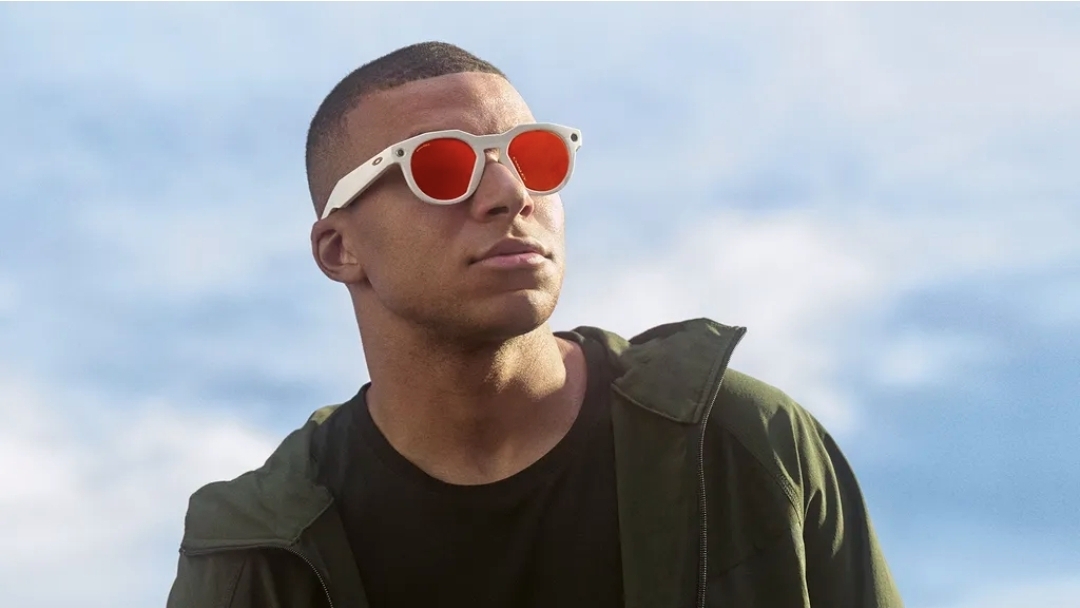 Meta tak main-main dalam mempromosikan Oakley Meta HSTN. Beberapa atlet top dunia ikut terlibat, termasuk Kylian Mbappe striker Real Madrid. (Foto: Meta/Oakley)