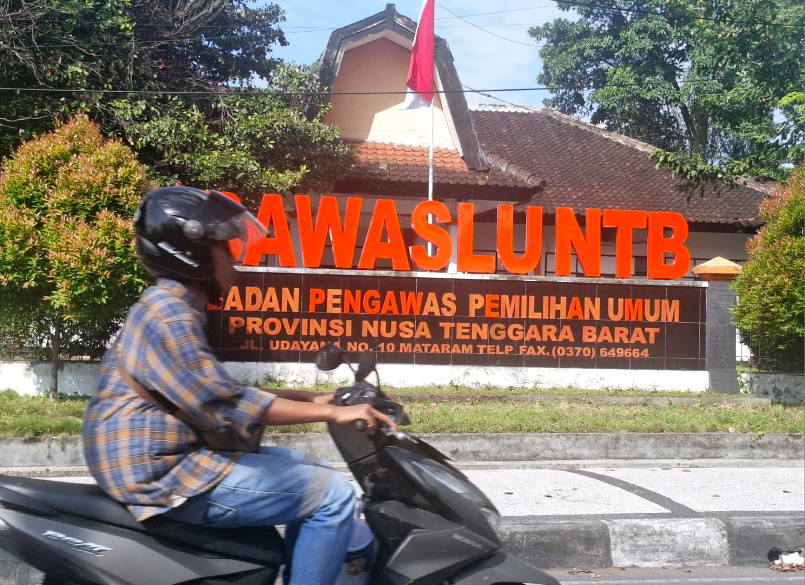 SEGERA PINDAH: Kantor Bawaslu NTB akan segara pindah dari Jalan Udayana setelah Pemprov NTB kalah dalam kasasi di Mahkamah Agung (MA). Bawaslu masih koordinasi dengan pemprov untuk pinjam pakai gedung