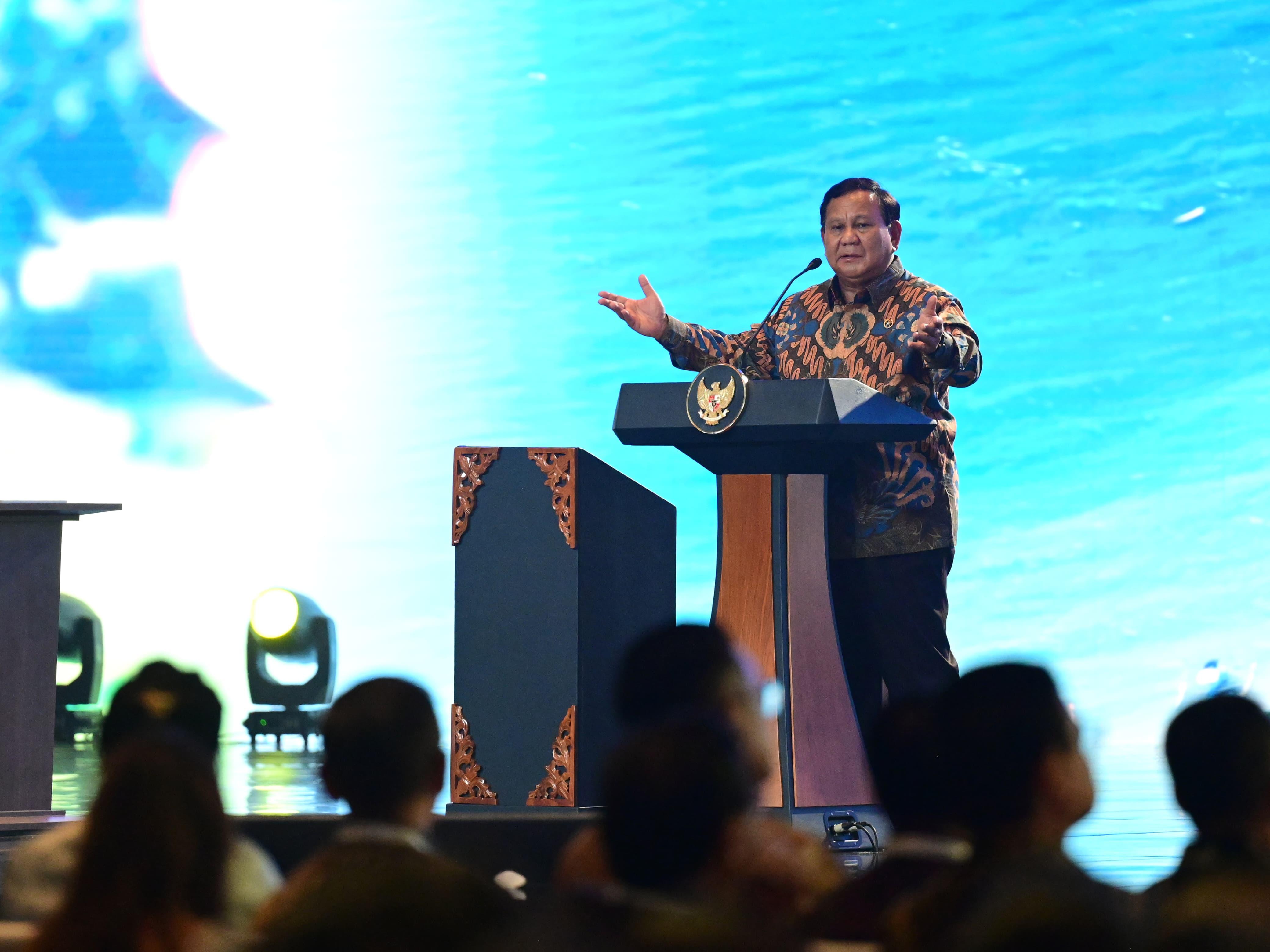 Presiden Prabowo Subianto memberikan sambutan saat meresmikan KEK Sanur dan Bali International Hospital di Kota Denpasar,  Bali, Rabu (25/6).