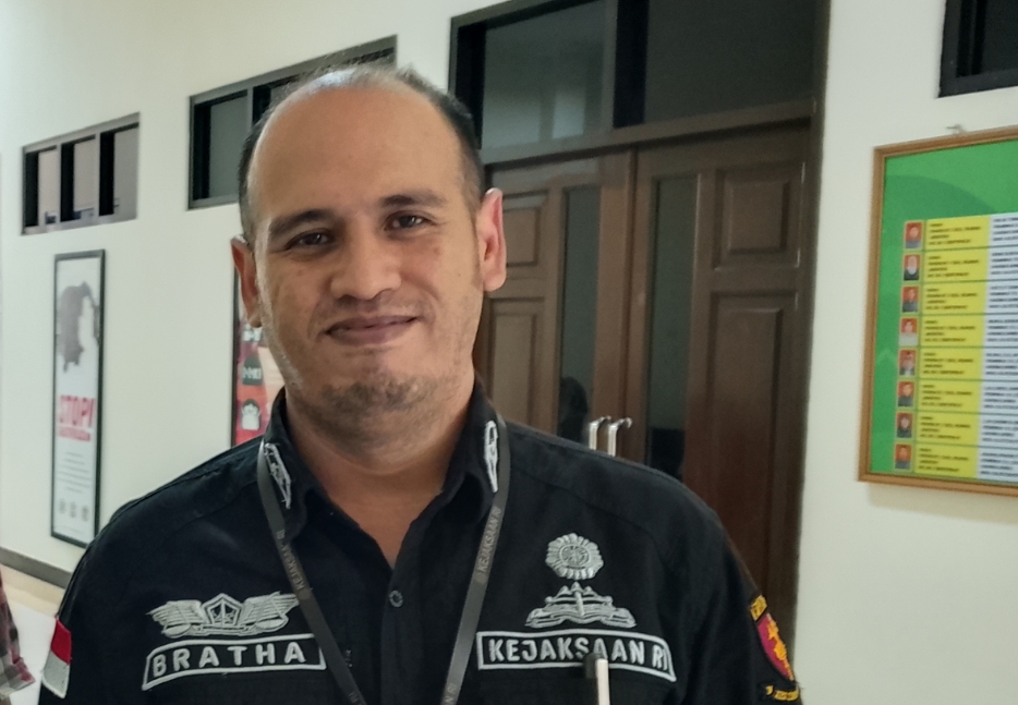Kasi Pidsus Kejari Lombok Tengah Brata Hary Putra Bahas Kasus Insentif PPJ Tidak Sesuai Ketentuan