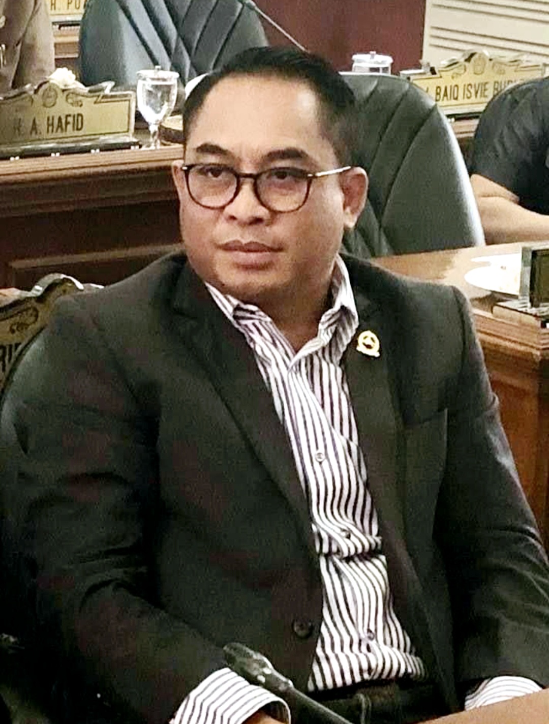 BENAHI INFRASTRUKTUR: Ketua Komisi IV DPRD NTB Sudirsah Sujanto mendesak Pemprov NTB memperbaiki jalan provinsi rusak dan membenahi lampu jalan di ruas Rembiga-Pemenang, Kabupaten Lombok Utara (KLU).