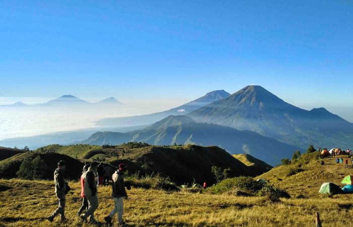 Rekomendasi gunung yang cocok didaki oleh pemula bukan Rinjani