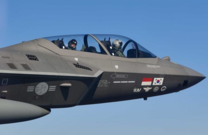 KF-21, pesawat tempur yang dikembangkan bersama antara Korea Selatan dan Indonesia.