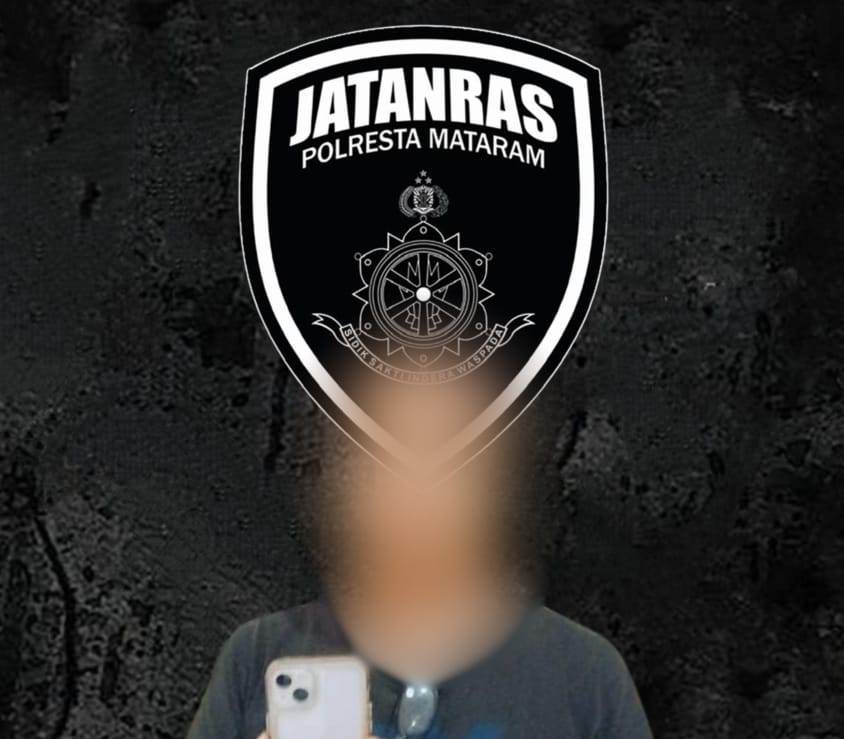 DITANGKAP: Seorang terduga pencuri handphone berinisial MS diamankan tim Resmob Mataram, Kamis (26/6).