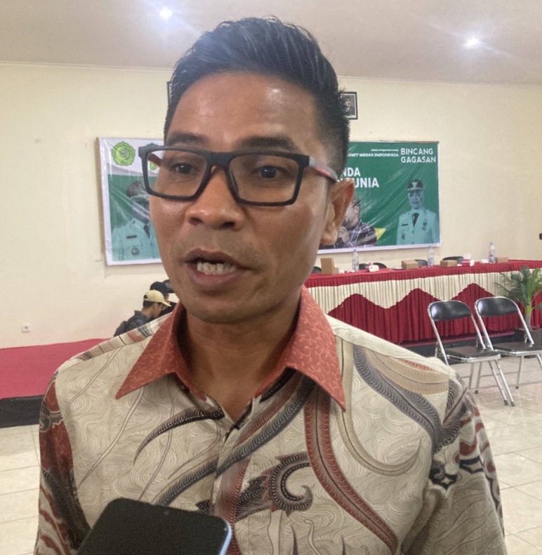 SAMPAIKAN PENDAPAT: Ketua Fraksi DPRD NTB Hamdan Kasim menyambut posotif putusan MK terkait pemisahan pemilu nasional dan pemilu lokal.