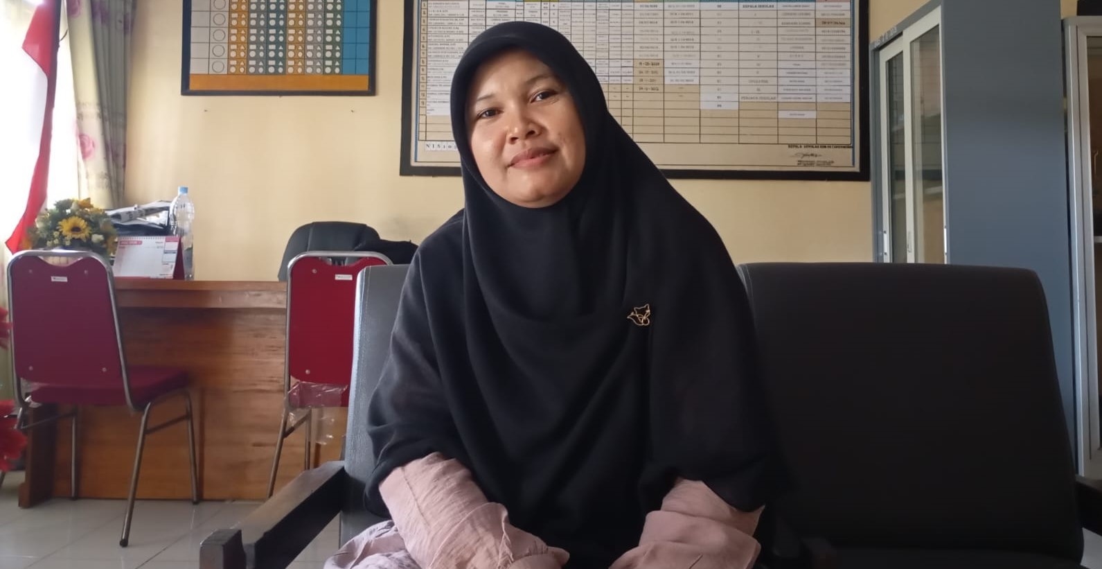 Kepala SDN 49 Cakranegara Gita Nurmareta Sari