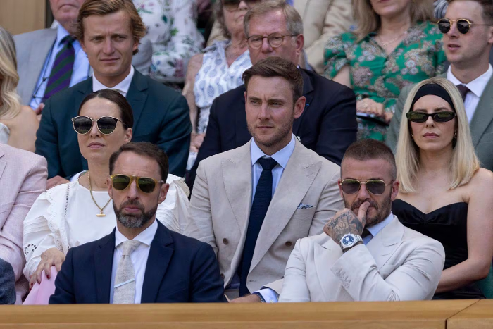 David Beckham (kanan) dan Gareth Southgate (kiri) saat berada di Royal Box Wimbledon 2025 hari pertama.