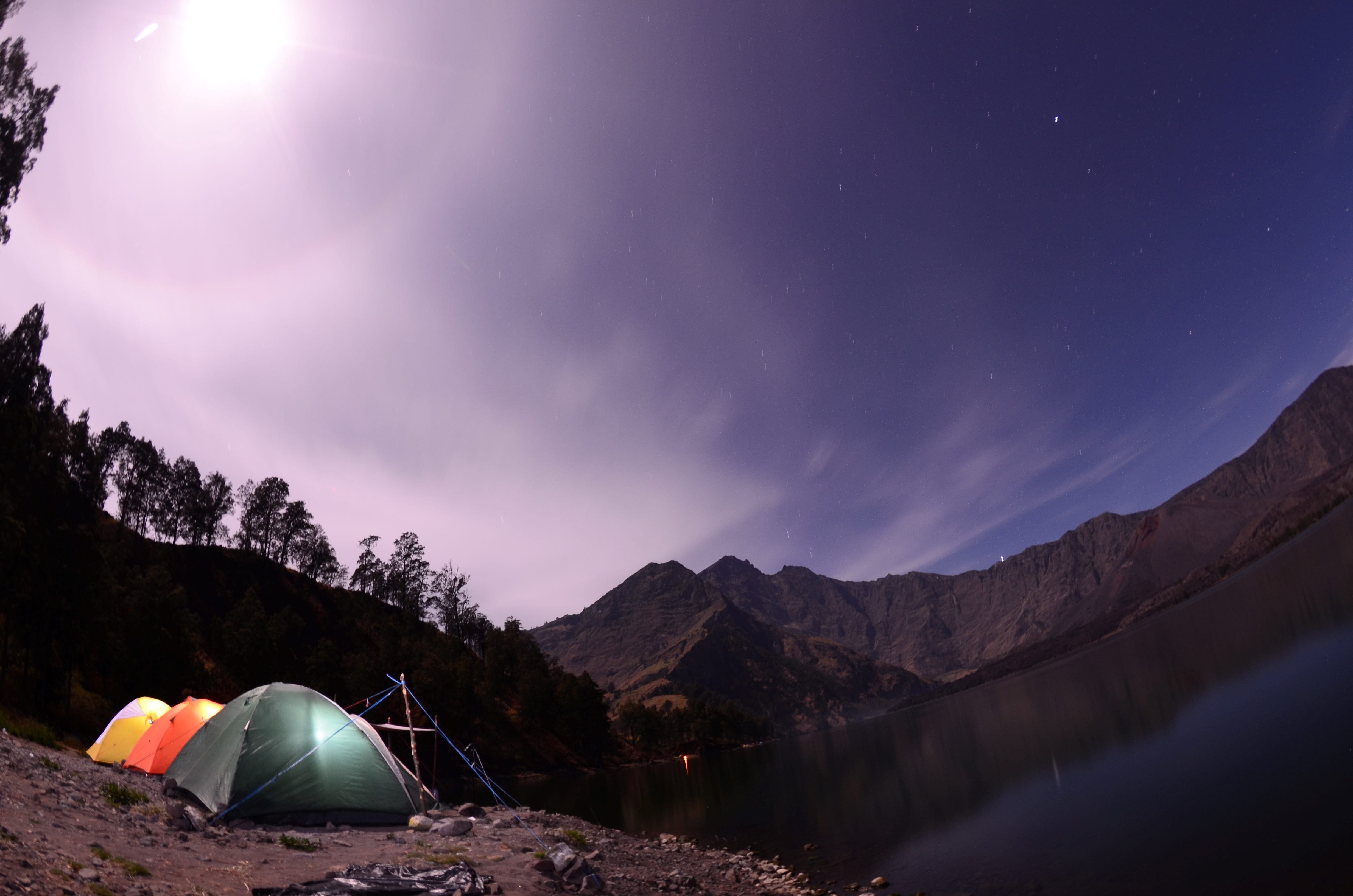 PESONA RINJANI: Hamparan keindahan Gunung Rinjani yang dapat dinikmati para pendaki.