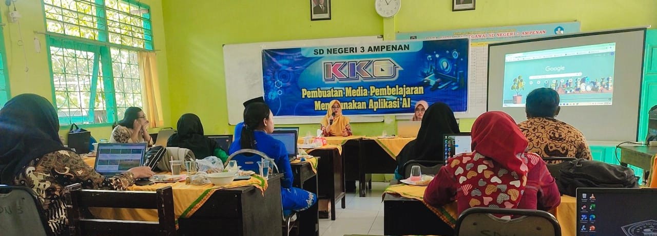 Para guru SDN 3 Ampenan mengikuti pelatihan pembuatan media pembelajaran menggunakan aplikasi AI.