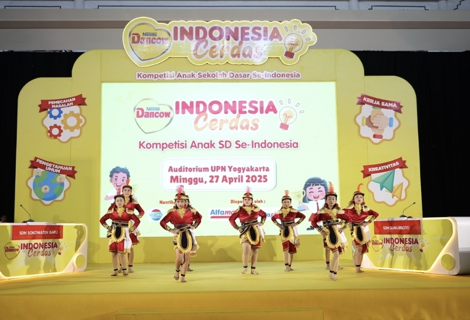 Sebanyak 12 sekolah dasar terbaik telah lolos ke final nasional dan akan bertanding memperebutkan gelar juara nasional DANCOW Indonesia Cerdas 2025 serta hadiah utama Rp 25 juta.