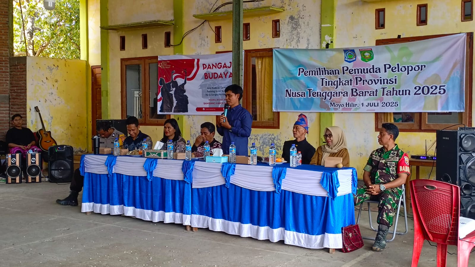 Kabid Pemberdayaan Daya Saing Kepemudaan Dispora NTB Tarmidzi memberikan sambutan saat melakukan penilaian Pemuda Pelopor 2025 di Pulau Sumbawa.