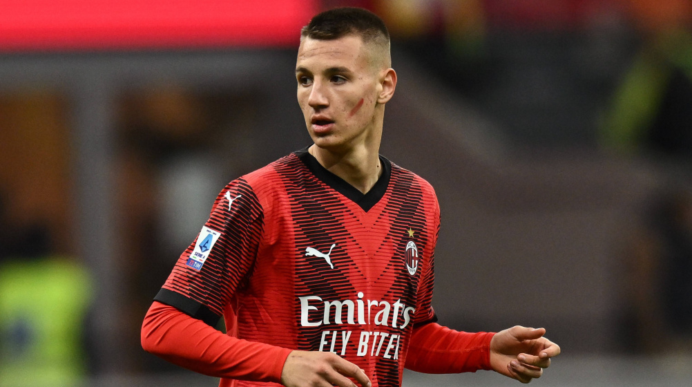 Francesco Camarda, bintang muda AC Milan yang tengah dipinjamkan ke Lecce