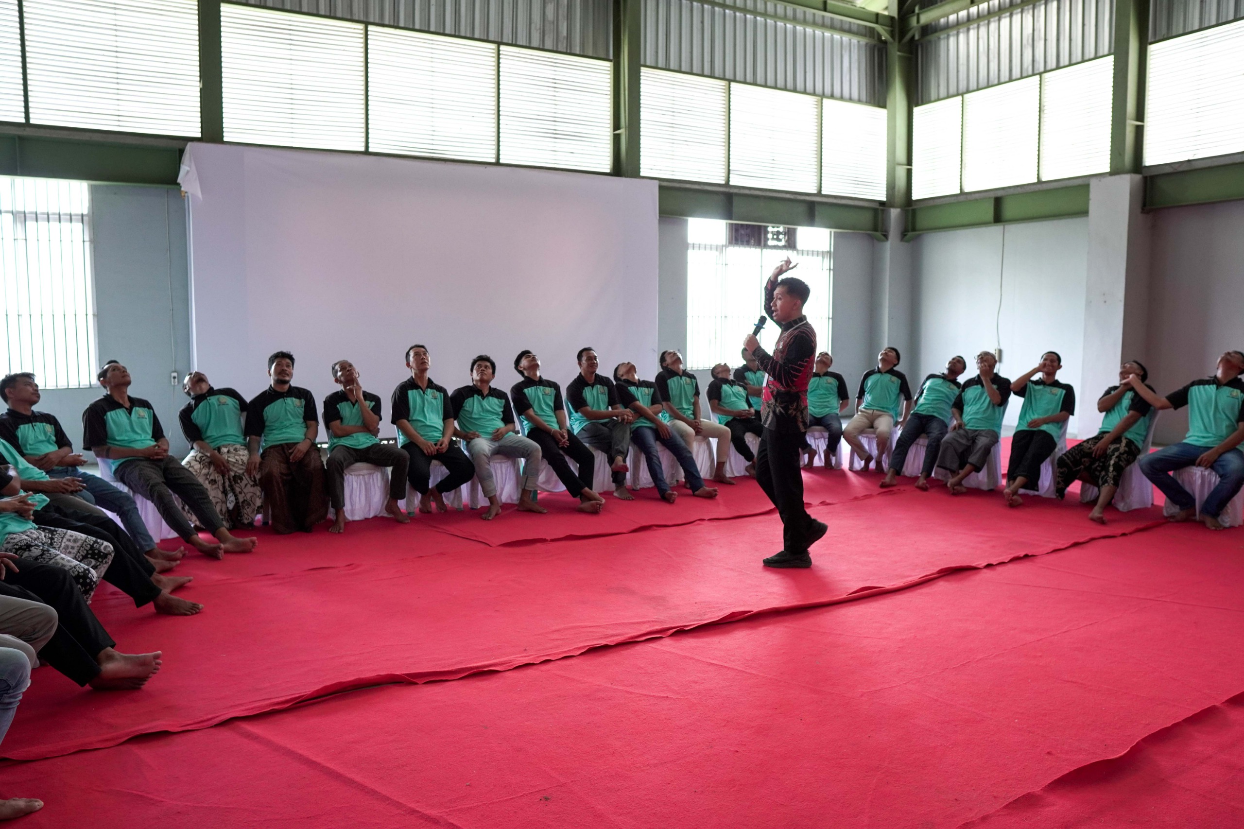 PERKUAT REHABILITASI: Lapas Kelas IIA Lobar melaksanakan program pembinaan dan pemulihan warga binaan penyalahguna narkoba bekerja sama dengan BNNP NTB, Kamis (3/7).